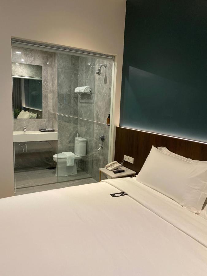 Luminor Hotel Tanjung Selor By Wh Exteriör bild